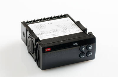 MCX06C PROGRAMLANABİLİR KONTROL CİHAZI 24V LED 080G0066 PROGRAMLANABİLİR ELEKTRONİK HVAC-R KONTROL CİHAZI Danfoss